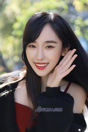 208003 - Xinyi Age: 27 - China