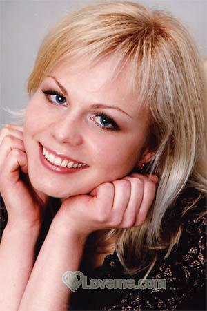 79397 - Elena Age: 28 - Russia