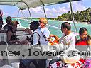 cartagena-women-boat-1104-15